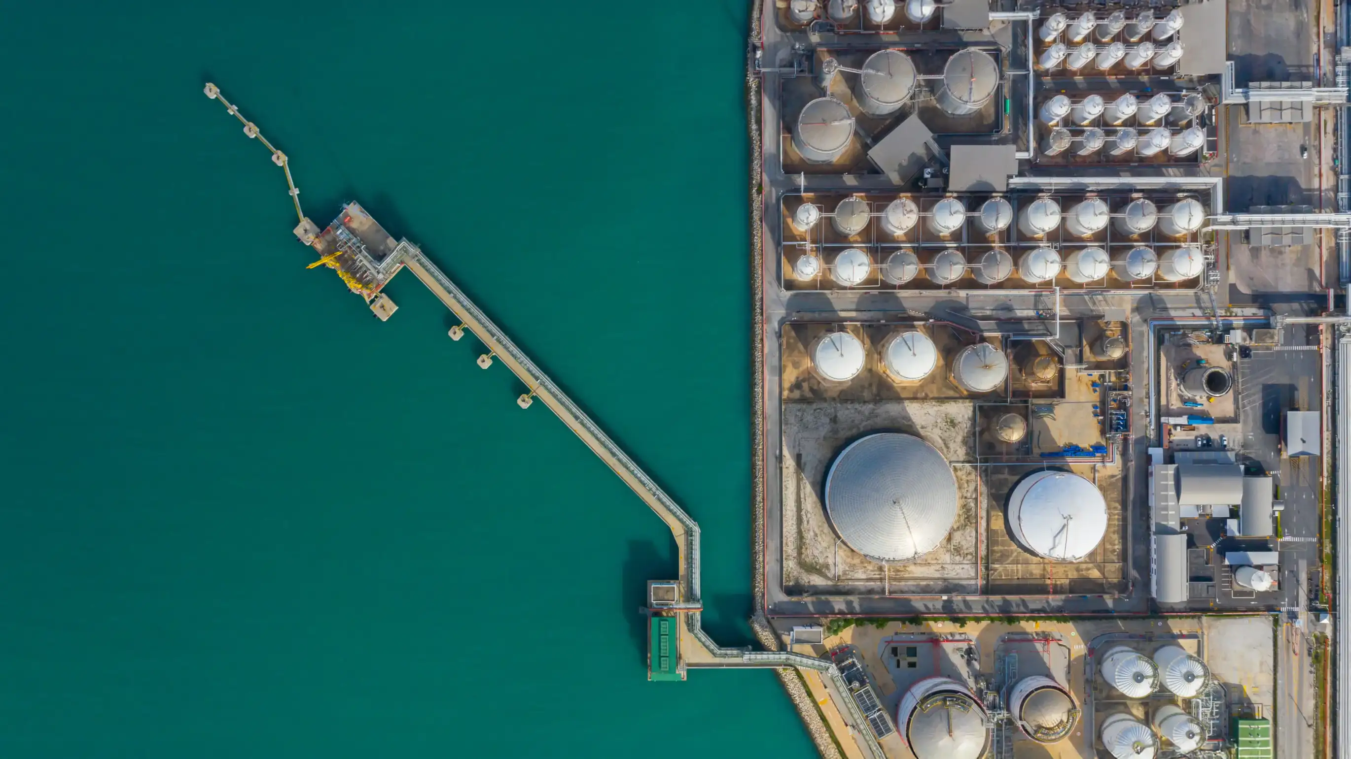 Tank farm in the oil and gas industry Tank farm in the oil and gas industry