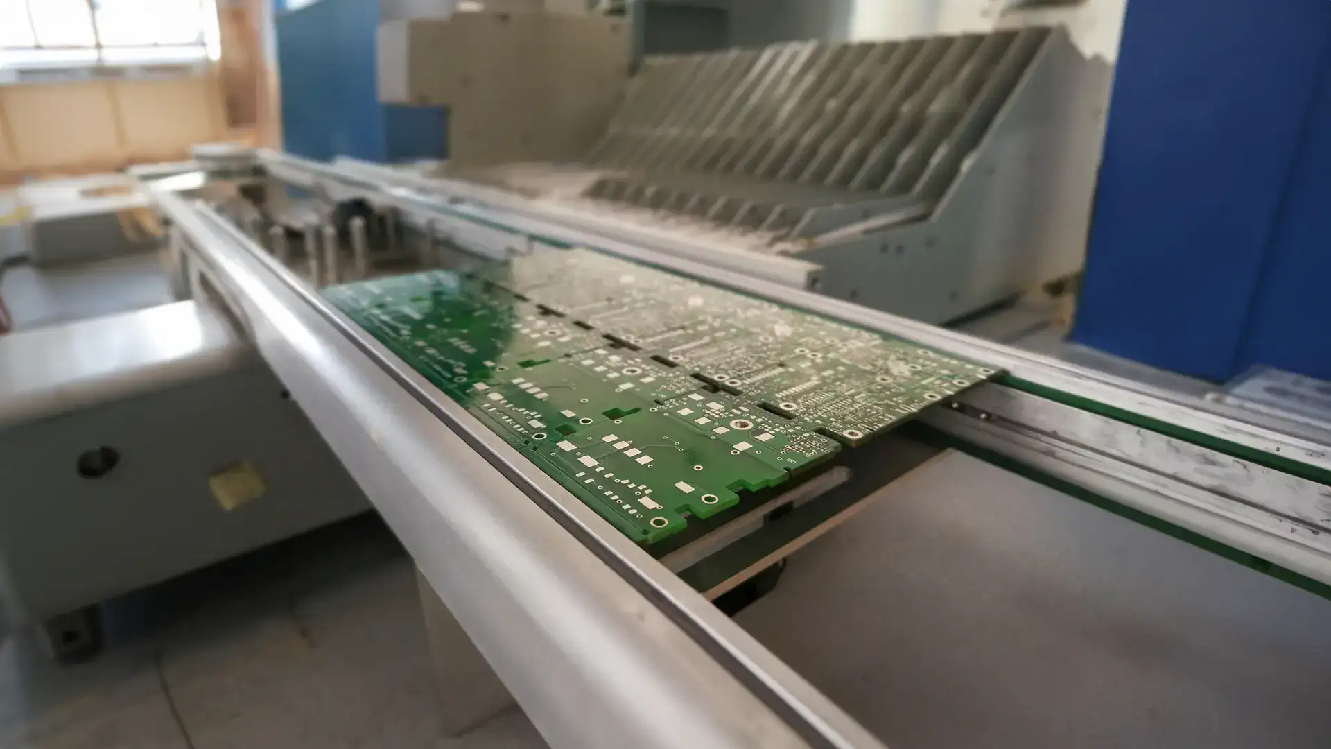 Reliable Detection in PCB Production with ML100 Sensor Reliable Detection in PCB Production with ML100 Sensor