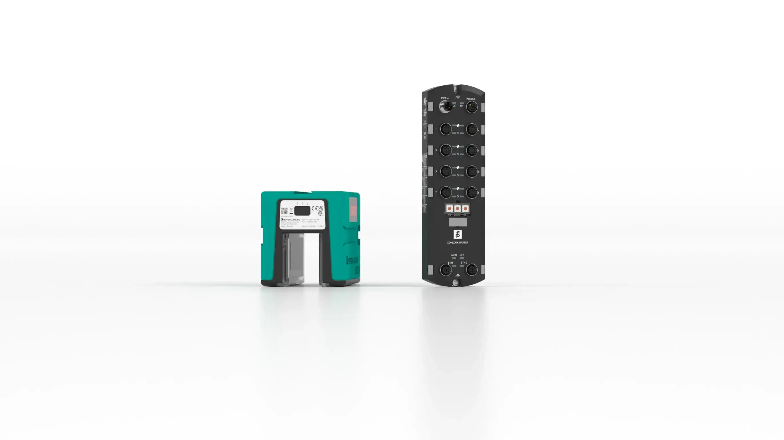 A WCS read head with the IO-Link master ICE-2 A WCS read head with the IO-Link master ICE-2