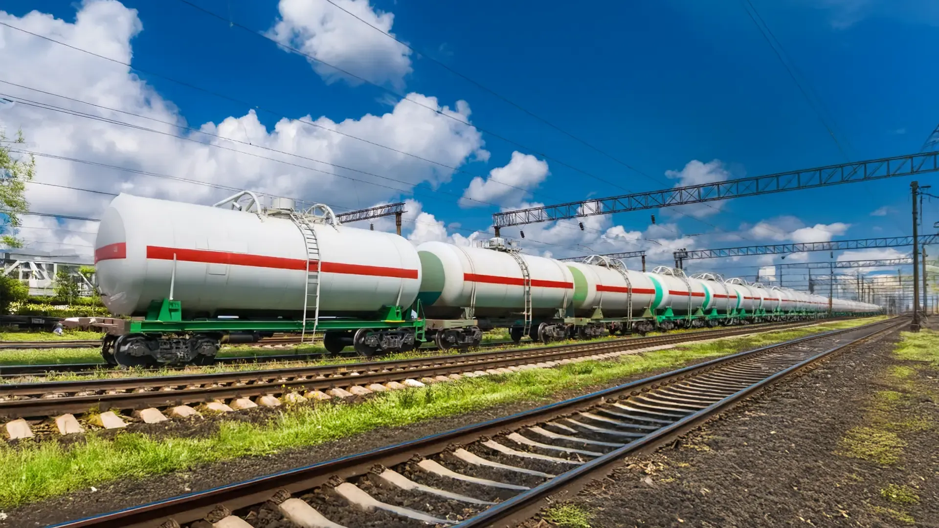 Monitoring the Platform Position in Tank Car Wash Systems with the PMI104-F90-IU-V1